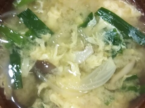 ふんわりたまごとニラのお味噌汁